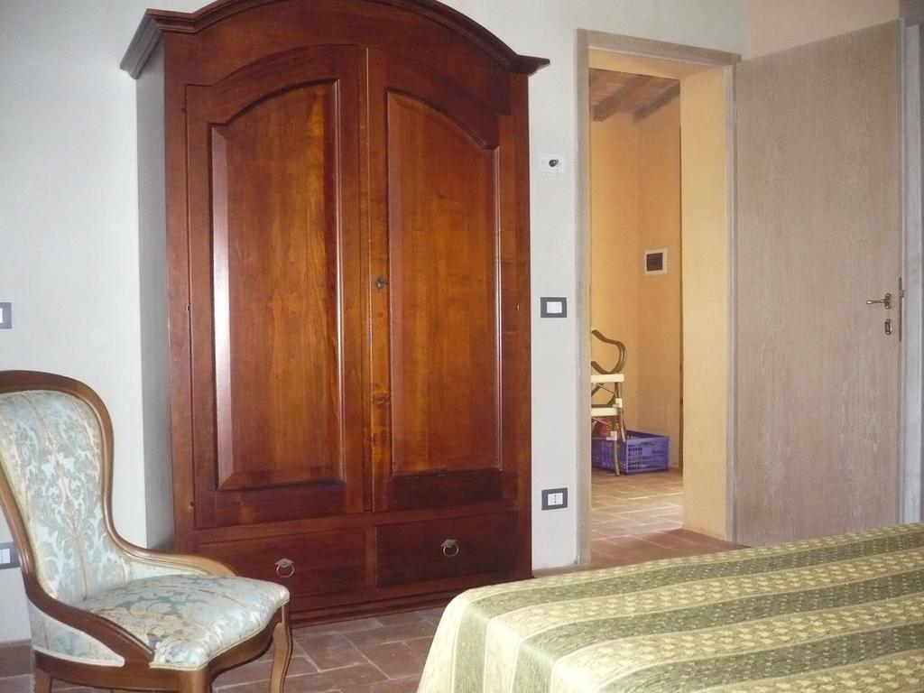 Casa Vacanze "Casale Al Pino" Riparbella Buitenkant foto