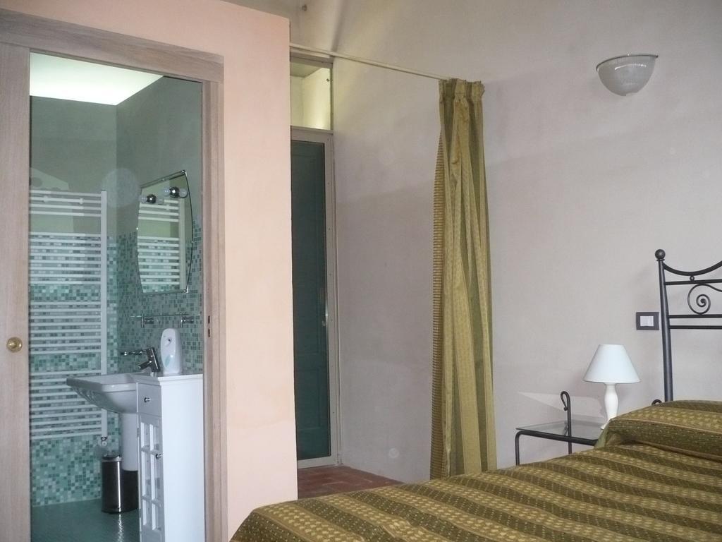 Casa Vacanze "Casale Al Pino" Riparbella Buitenkant foto