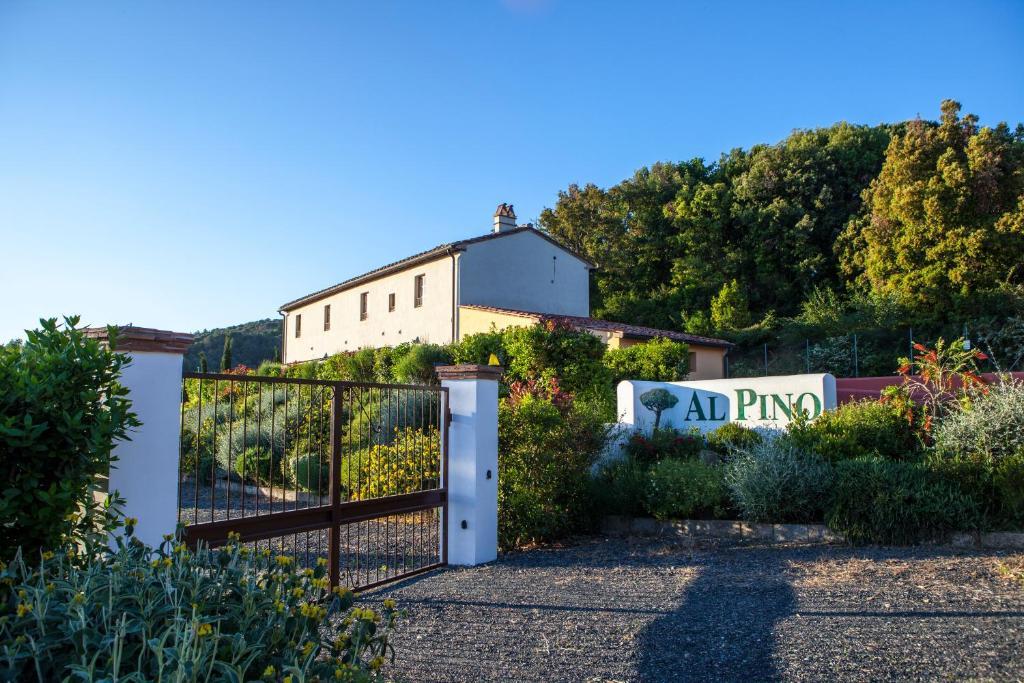 Casa Vacanze "Casale Al Pino" Riparbella Buitenkant foto